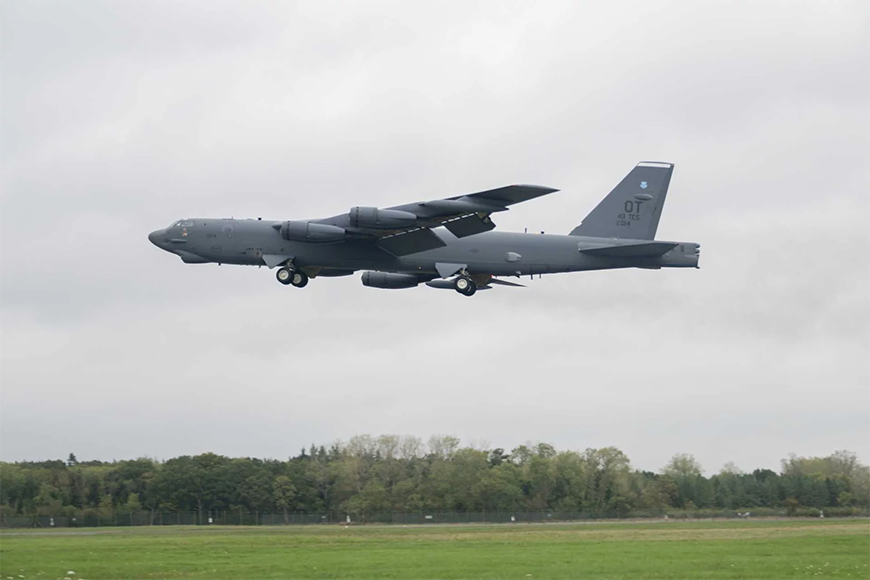 Quân sự thế giới hôm nay (3-4): Mỹ triển khai máy bay ném bom chiến lược B-52H tấn công Iran